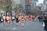 美国波士顿，圣诞老年年度赤身裸跑大赛举行，这项活动是为了Play Ball基金会募捐。