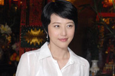 周海媚，1966年出生，香港女演员。45岁的周海媚不管脸蛋还是身材都看起来像少妇一样年轻。