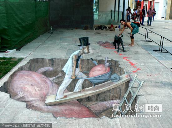 艺术家街头3D绘画打造“真实”视觉享受