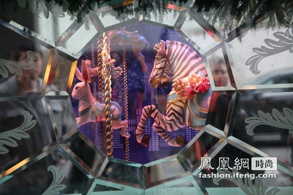 Tiffany 3D立体圣诞橱窗 带你进入童话世界
