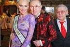 俄罗斯家庭主妇选美决赛 能歌善舞受各国老公支持