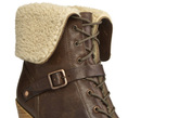 秋冬2011，UGG Australia首个高端时尚产品线UGG Collection惊艳登场。