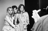 
BURBERRY Beauty的广告，由著名摄影师Mario Testino，在Christopher Bailey的指导下于伦敦拍摄，而模特儿是来自英国的Rosie Huntington-Whiteley、Nina Porter和Lily Donaldson。

