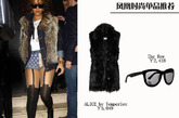 蕾哈娜（Rihanna）穿的皮草马甲，帅气的版型，给人一种舒心的安全感，搭配黑色经典墨镜，彰显出一派大气的风格。
