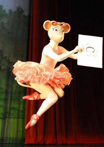 小白鼠也跳芭蕾 现场彩排令人忍俊不禁 