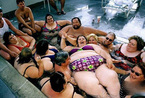 英国摄影师记录胖人的快乐生活