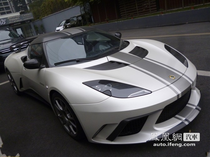 成都惊现稀有怪兽 路特斯莲花Evora Gte