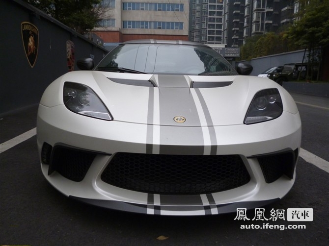 成都惊现稀有怪兽 路特斯莲花Evora Gte