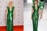  Elie Saab的礼服总能带给我们惊喜。闪烁着的绿色亮片长裙配上低V得设计让Gwyneth Paltrow看上去性感十足。
