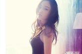 近日，李小璐成为了《男人装》2012年1月刊封面女郎。整组照片风格大胆，完全突破她先前为大家熟知的玉女形象。