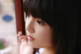 日本90后女星筱崎爱出生于1992年2月26日，今年20岁，拥有一张天真无邪的娃娃脸和E罩杯的傲人胸围，因童颜巨乳被称为“日版瑶瑶”。