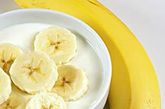 香蕉：因为香蕉中含有丰富的蟾蜍色胺——一种能作用于大脑使其产生快感、自信和增强性欲的化学物质。

