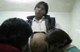 这是产妇在产前做最后一次的B超检查。（图片来源：资料图）