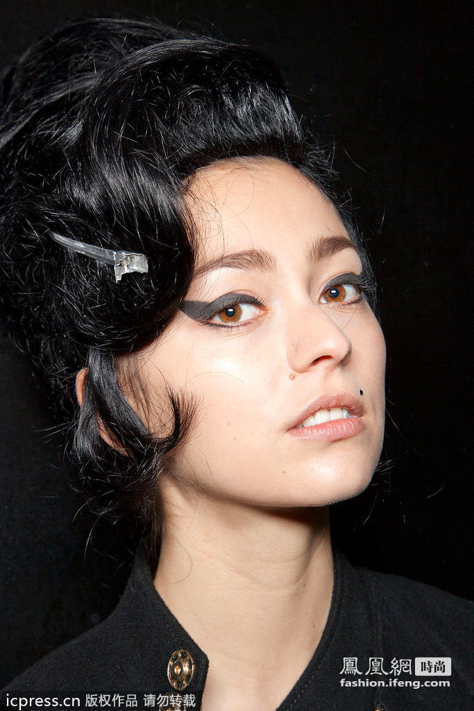 2012高级定制复古迷情妆容 献给逝去歌后Amy Winehouse