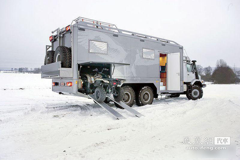 强悍的奔驰越野房车 开着房车畅游雪野