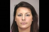 塔拉斯科尔，是一名纽约的老师，她被控将未成年学生带到汽车旅馆发生性关系。

