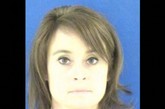 36岁的霍普是南卡罗莱纳州的一名数学教师，她因为与14岁的男孩发生性关系而被判有罪。
