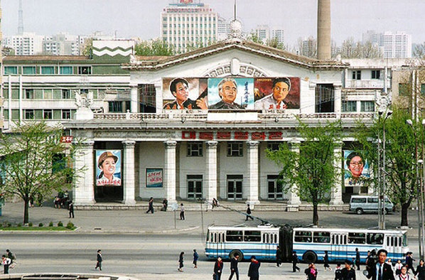 揭朝鲜人的娱乐生活 爱看中国电视剧[高清大图]