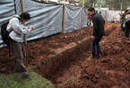 印度公墓现11具日军士兵骸骨 日方组织挖掘