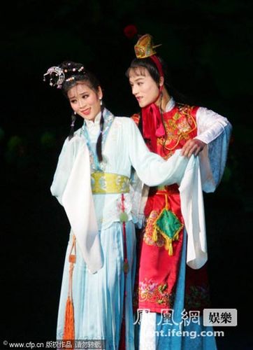 朝鲜歌剧《红楼梦》北京首演 舞美华丽堪比春晚