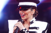 谢丽尔-科尔为唱新一季《X Factor》现场高歌，劲歌热舞high翻天上演制服诱惑DENMARK。