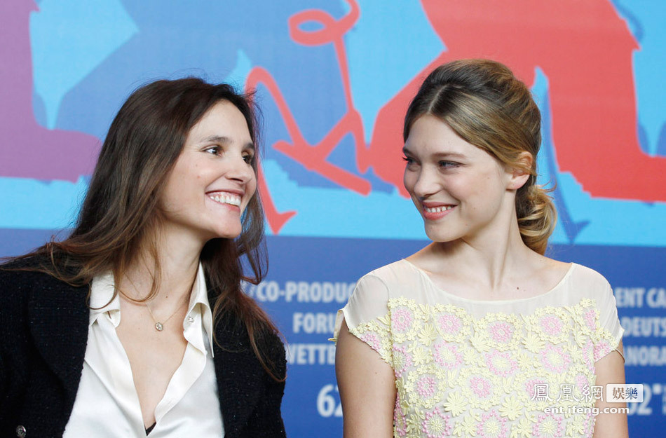 《再见,我的皇后》发布会 戴安-克鲁格优雅亮相