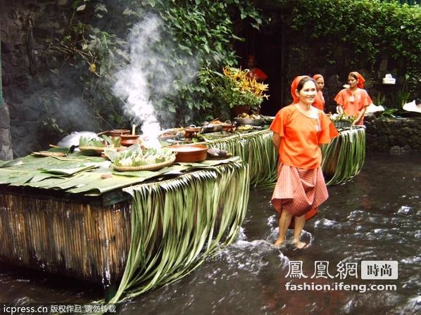 菲律宾瀑布餐厅 听水声享美食 