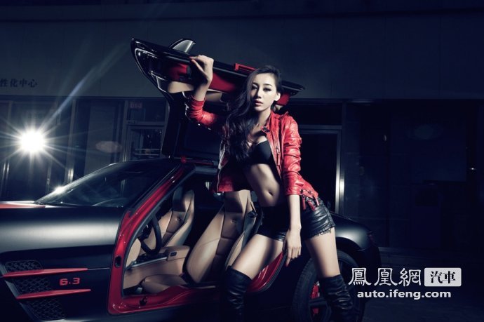 丰胸爆乳的女王赤裸诱惑高傲德国王子