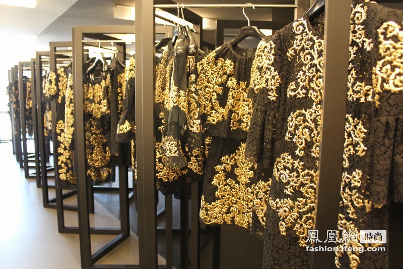 凤凰时尚独家展示Dolce & Gabbana展厅 重温秀场华服