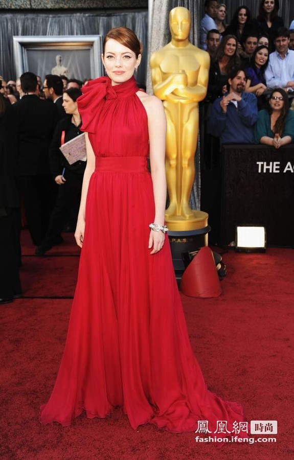 第84届奥斯卡 女星着Louis Vuitton长裙闪耀红毯