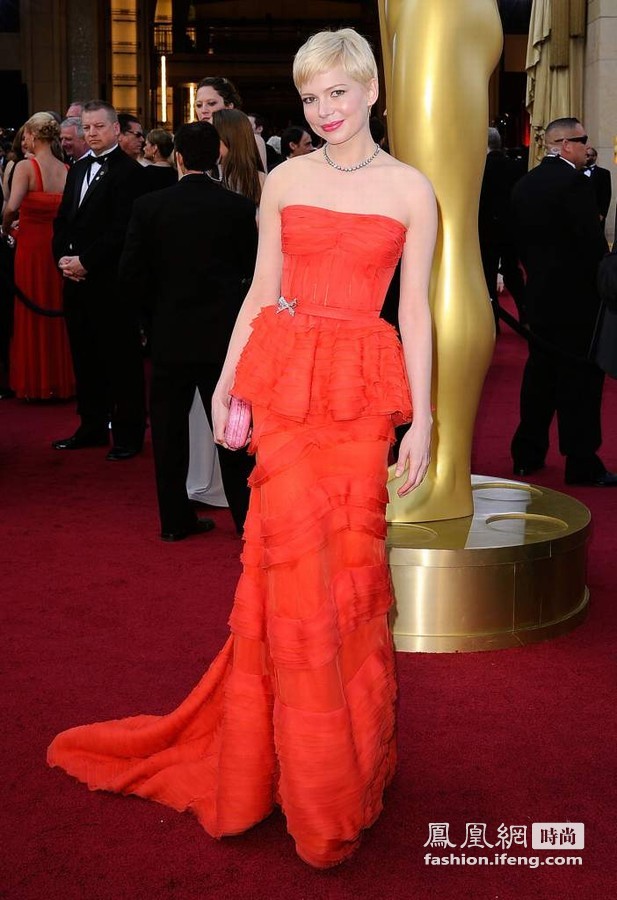 第84届奥斯卡 女星着Louis Vuitton长裙闪耀红毯