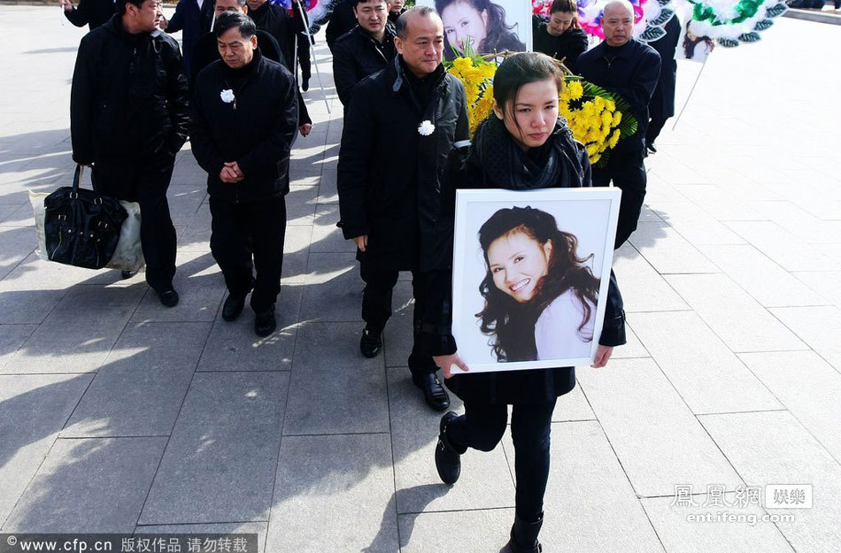 歌唱家芦秀梅遗体告别仪式现场[高清大图]