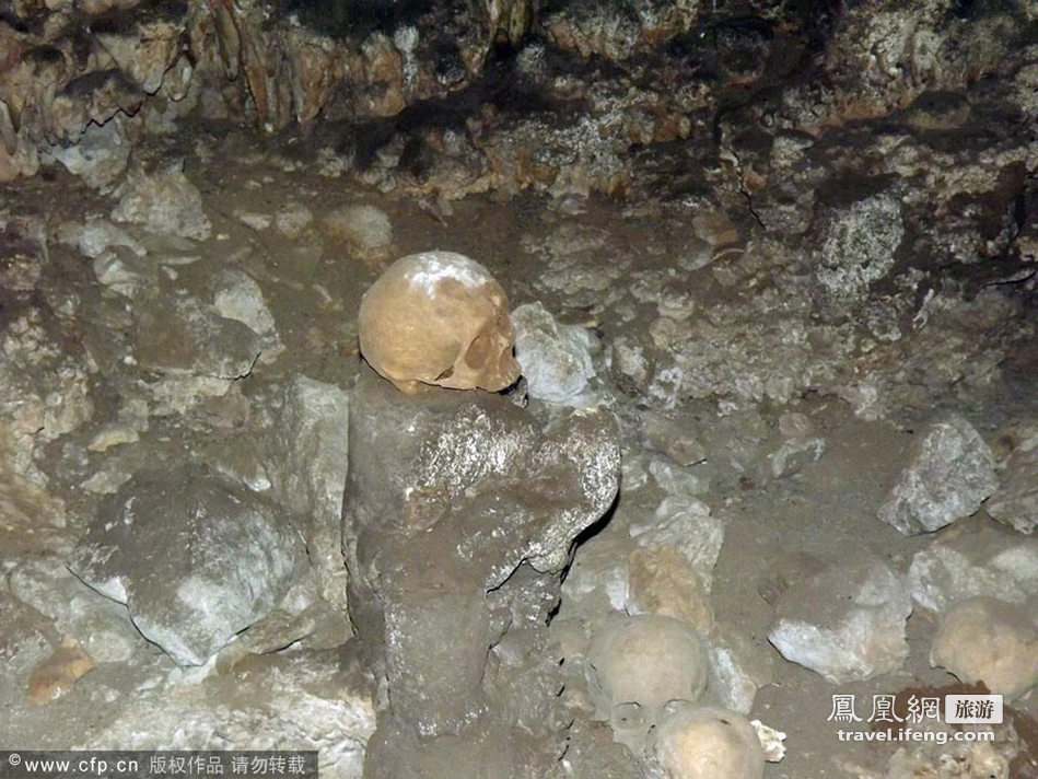 探秘墨西哥群尸坑 实为千年古墓