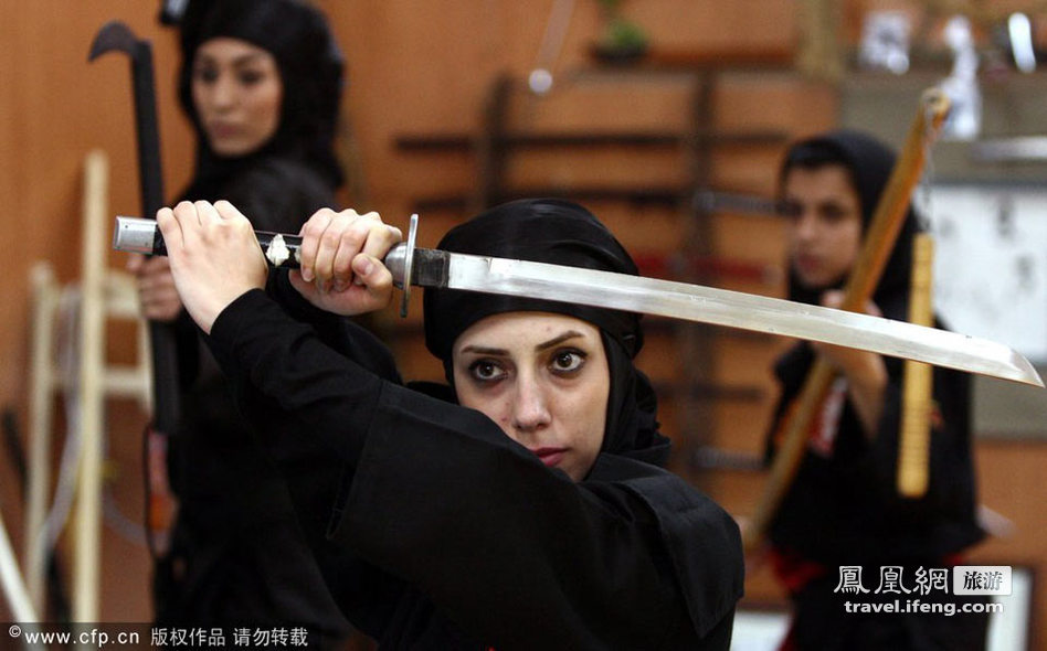 揭秘伊朗女忍者的神秘训练生活