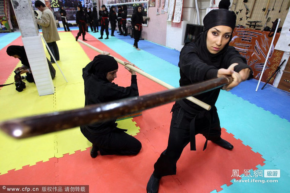 揭秘伊朗女忍者的神秘训练生活