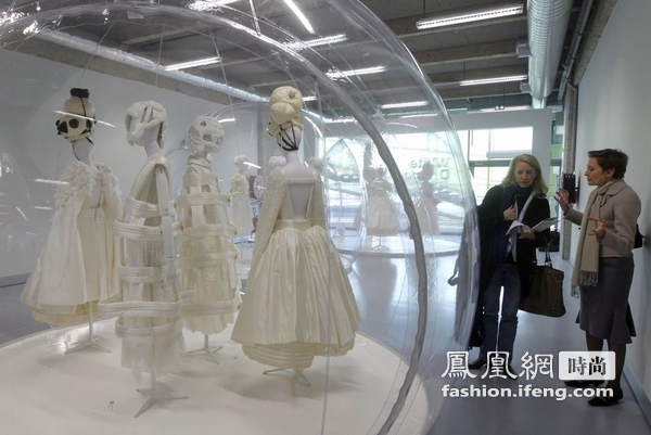 川久保玲工作室打造“时尚之都” 致敬时装大师