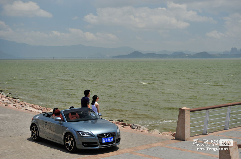 《影子爱人》曝浪漫剧照 丁春诚景甜海边相会[高清大图]