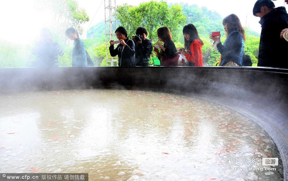 “江海美食第一锅”开煮 广宴八方游客