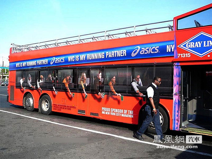 这不是“大碗”看世界各国的公交车广告