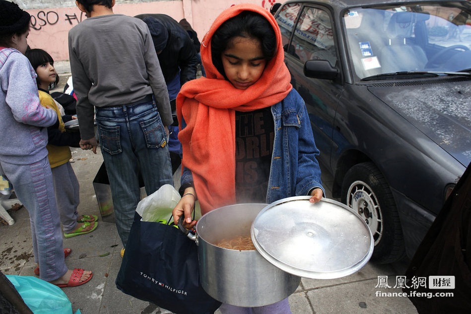 希腊经济颓靡后遗症:雅典沦为鬼城 _财经频道