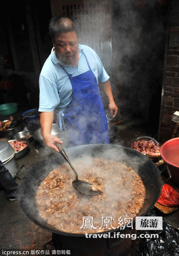 广西玉林“荔枝狗肉节”现场遭抵制