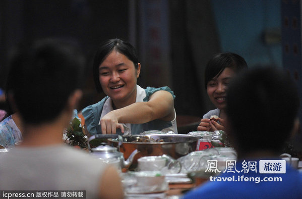 广西玉林“荔枝狗肉节”现场遭抵制