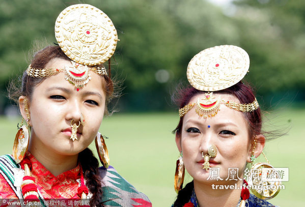 带鼻环的女人们 旅英尼泊尔limbu族
