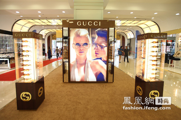 台湾宝岛眼镜呈现 2012 gucci夏季眼镜系列新