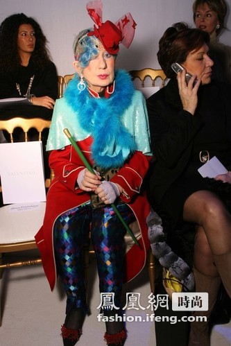 81岁的时尚芭比 潮流怪咖Anna Piaggi逝世