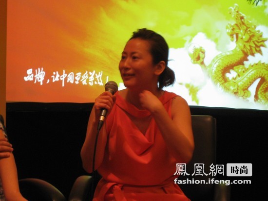 利郎荣获2012品牌中国大奖最佳创意设计奖