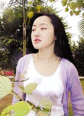 传"玉女"杨钰莹复出 曝与男友赖文峰豪宅