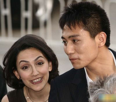 2009年7月5日,刘烨与法国籍女友安娜依斯在北京举办婚礼.