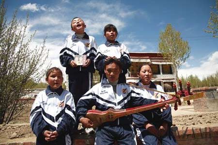 西藏盲童学校故事:用黑色的眼睛寻找光明