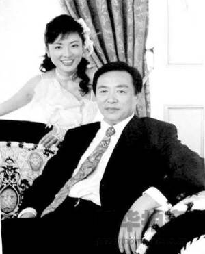 海霞和丈夫罗永章 "海霞"不是她的艺名.